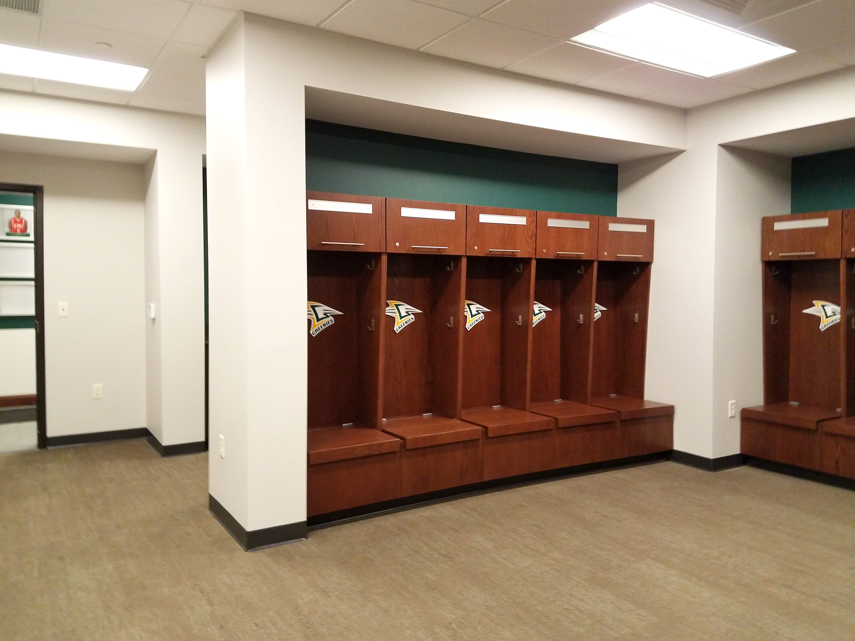 buck rec center locker room